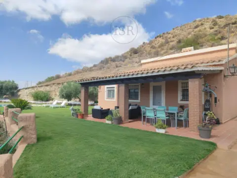 Finca rústica en Las Cunas - La Algarrobina