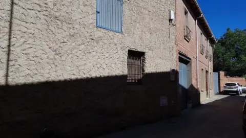Casa rústica en calle Linares