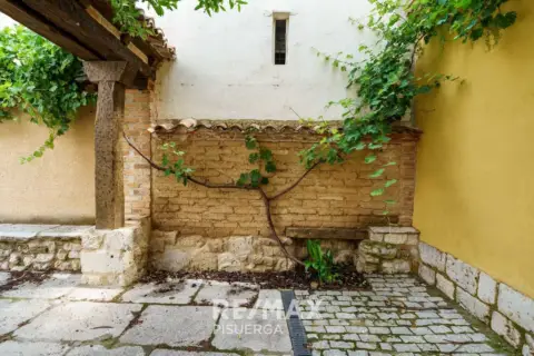 Casa adosada en Ronda de Armas, 1