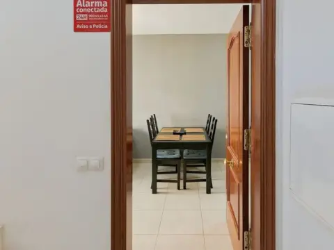 Piso en calle Calvo Sotelo, 16