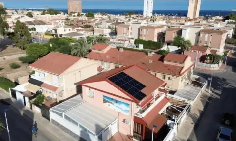 Chalet en calle Maestra Sabina Ruiz Jover, nº 44