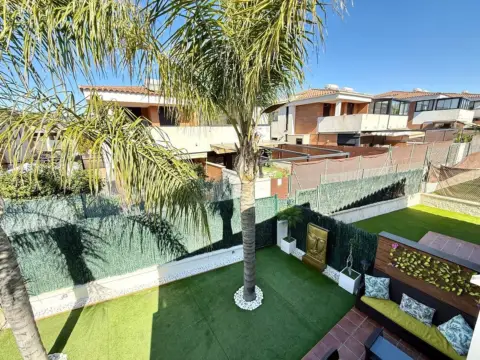 Casa pareada en calle Pintor Wssel de Guimbarda, 17