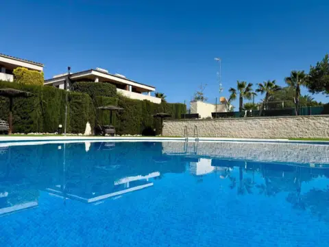 Casa pareada en calle Pintor Wssel de Guimbarda, 17