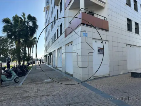 Local comercial en calle Villa de Madrid