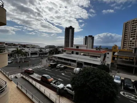 Piso en Avenida Adeje 300