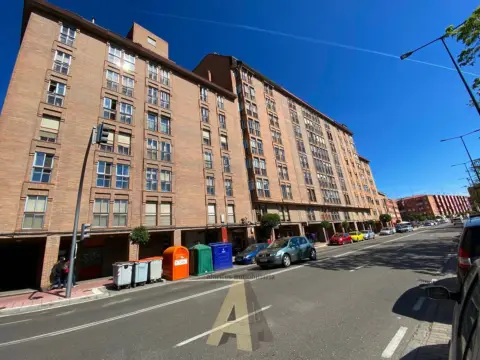 Piso en Paseo Juan Carlos I