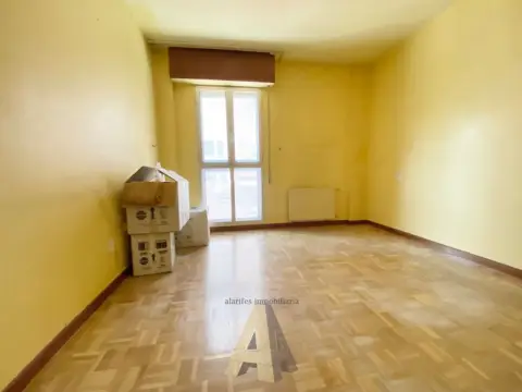 Piso en Paseo Juan Carlos I