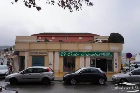 Local comercial en calle del Pintor Peñalosa, 1