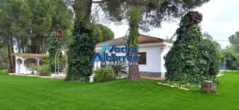 Chalet en Los Montitos-Carretera de Sevilla