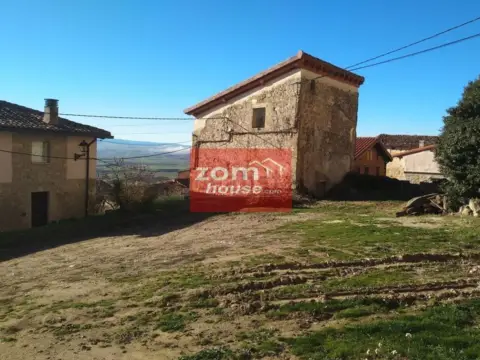 Chalet rústico en calle José A. López de Silanes