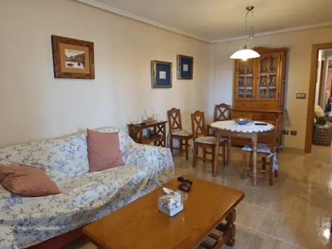 Piso en Arenales del Sol