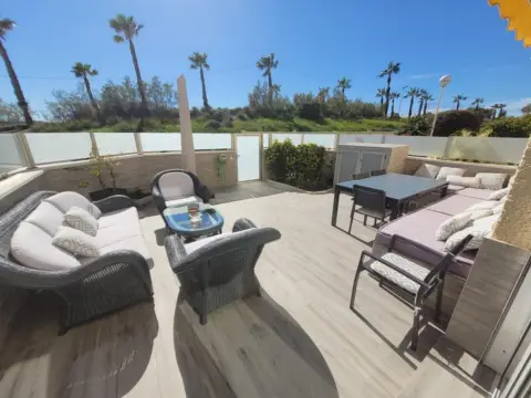 Casa adosada en calle del Músico José Mira Figueroa