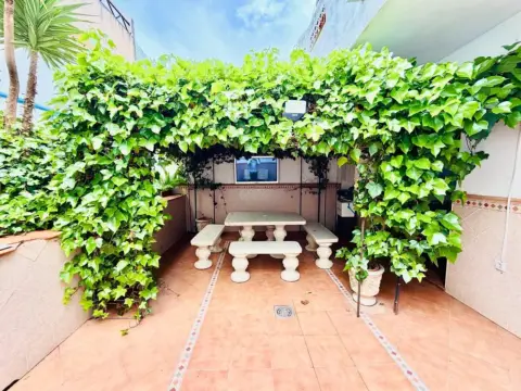 Casa adosada en Centro