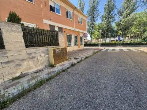 Piso en calle de la Camelia, 2