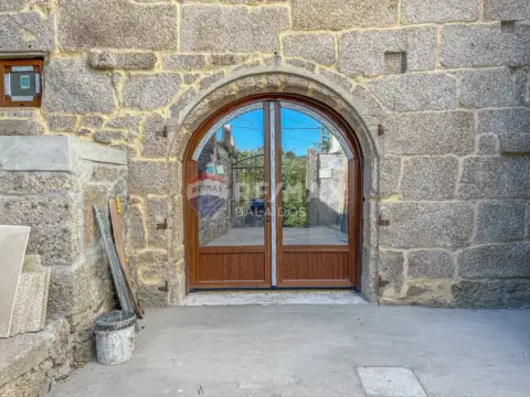 Casa pareada en calle Aldea Cacabelos