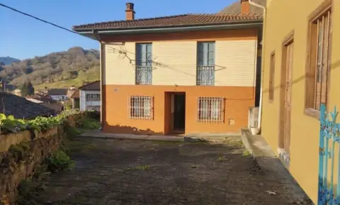 Casa rústica en calle La Pedrera