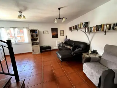 Casa adosada en calle del Jardín Botánico, 1