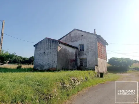 Chalet en calle de la calleja