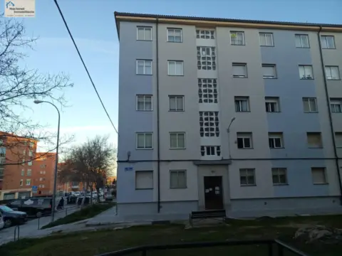 Piso en Plaza de la Caja de Ahorros