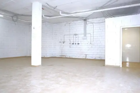 Local comercial en calle Alcazaba de Almería, 32