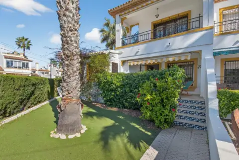 Casa adosada en Los Dolses