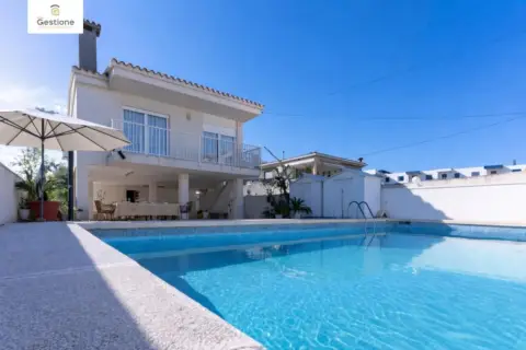 Chalet en calle Partidor M Urba, nº 200