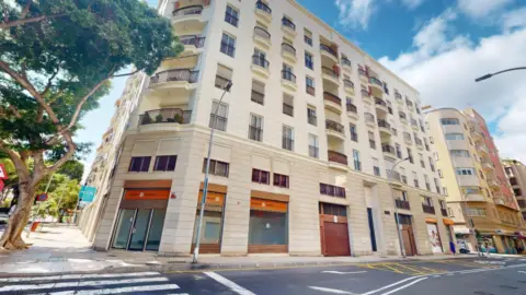 Local comercial en calle Alfaro, 10