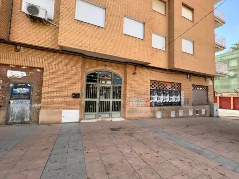 Local comercial en Plaza de Joaquín Costa