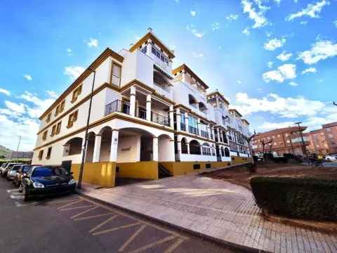 Piso en calle Adolfo Suarez Gonzalez