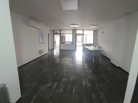 Oficina en calle del Progreso, 143