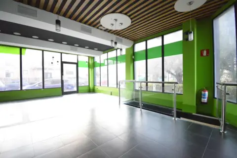 Local comercial en calle de Menéndez Pelayo