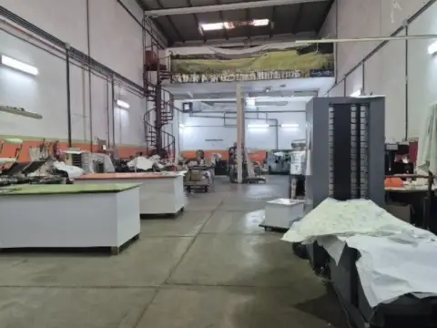 Nave industrial en calle El Roso