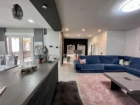 Chalet en calle de Camilo Jose Cela