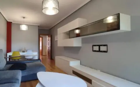 Piso en calle de Monte Medulio