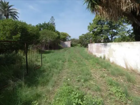 Terreno en calle Io, nº 17