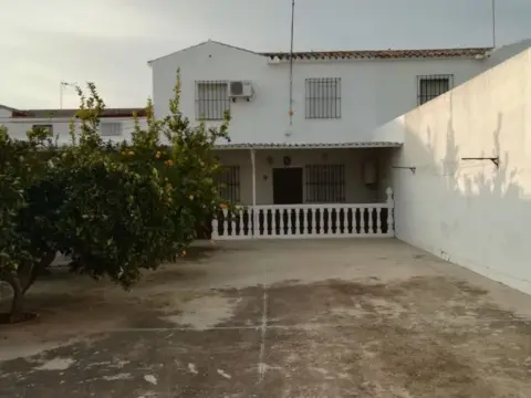 Casa aparellada a calle San Ignacio Obispo