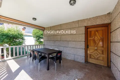Chalet en calle del Arquitecto Gómez Román, 60