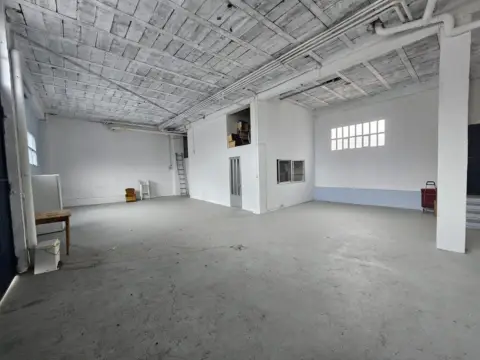 Local comercial en Plaza Fuente Salud