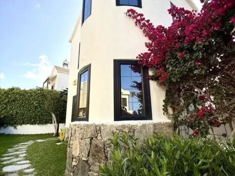 Chalet en Avenida de la Cornisa