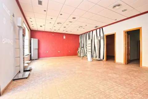 Local comercial en calle de Julio César