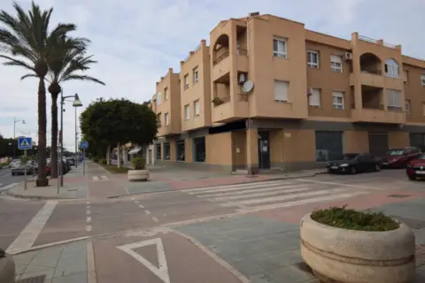 Local comercial en Santa María del Águila
