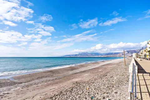 Piso en 2 ª Linea de Playa