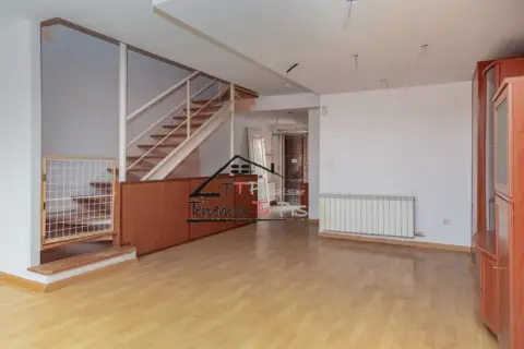 Casa adosada en calle del Albarracín