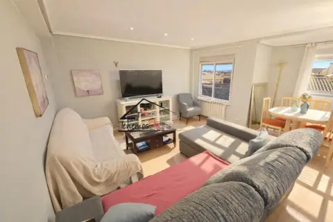 Piso en calle de Reina Fabiola, 7