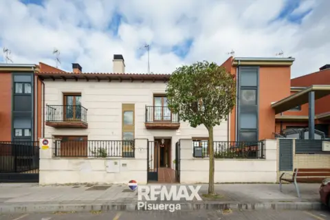 Chalet en calle de la Comunidad de Cantabria