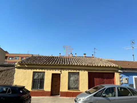 Chalet en calle de Heraldo de Aragón
