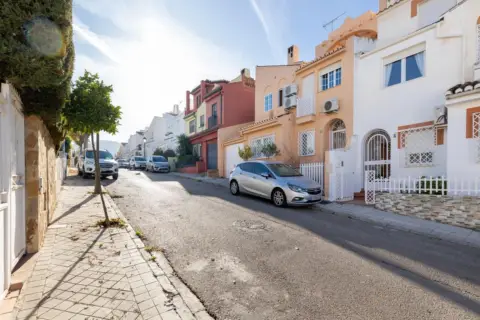 Casa adosada en Avenida de la Libertad