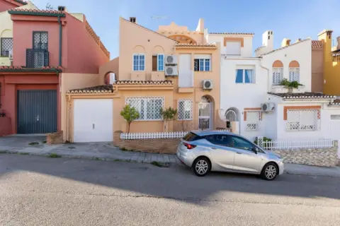 Casa adosada en Avenida de la Libertad
