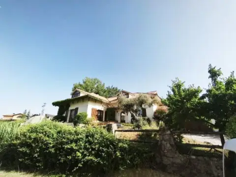 Chalet en Las Navas del Marqués