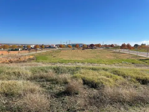 Terreno en Avenida Adolfo Suárez González